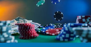 phtala casino game lobby showing slots and live dealer options on mobile